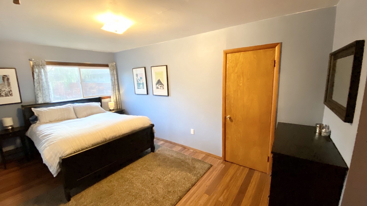 Photo of Bedroom in Rockaway Beach