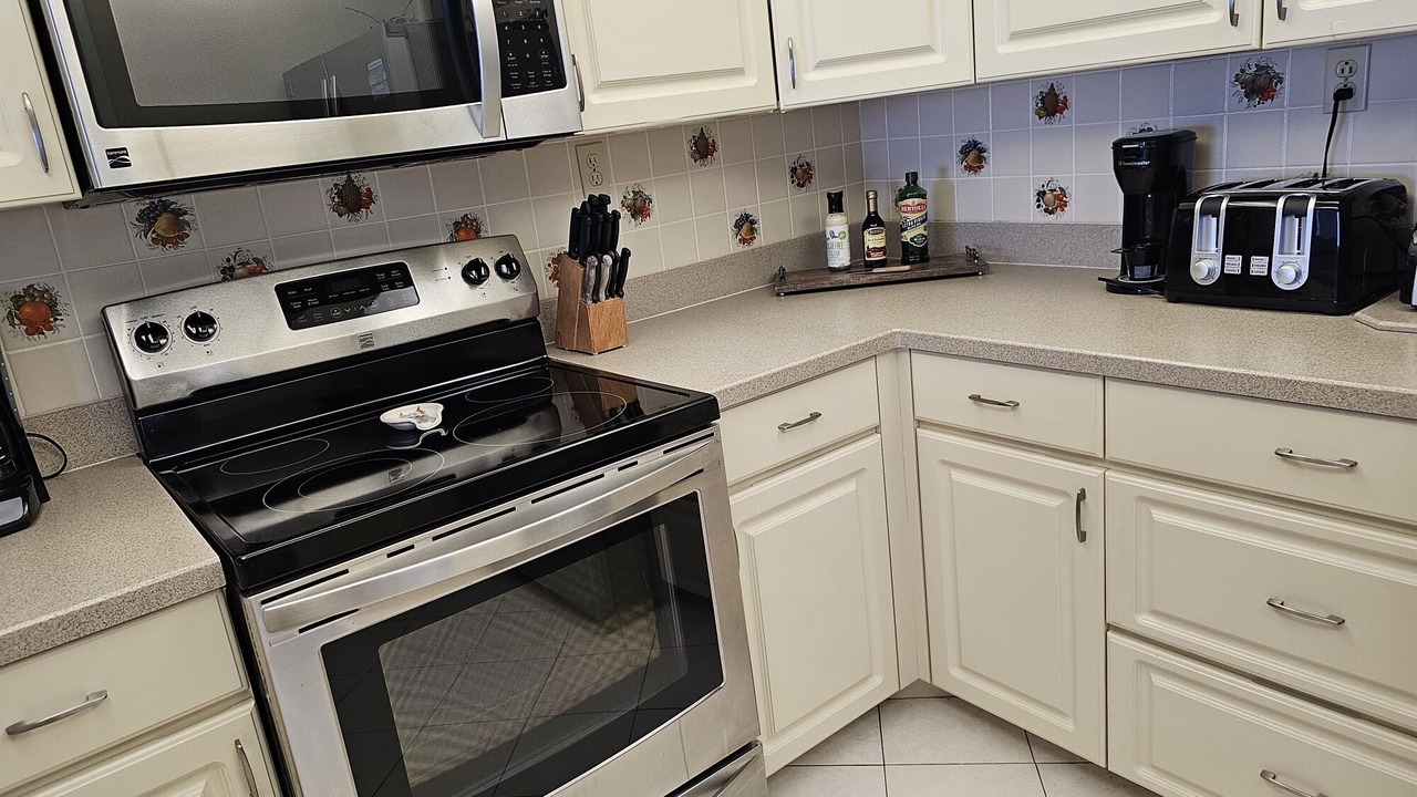 Photo of Kitchen in New Smyrna Beach