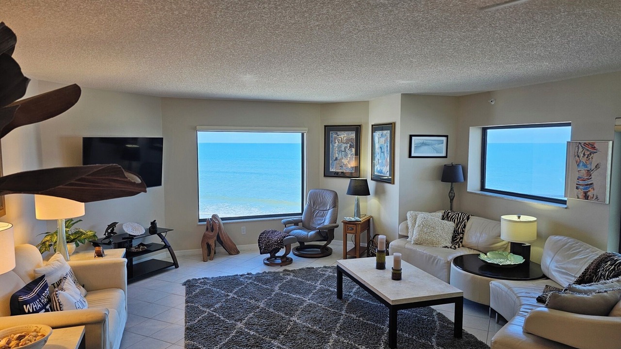 Photo of Livingroom in New Smyrna Beach
