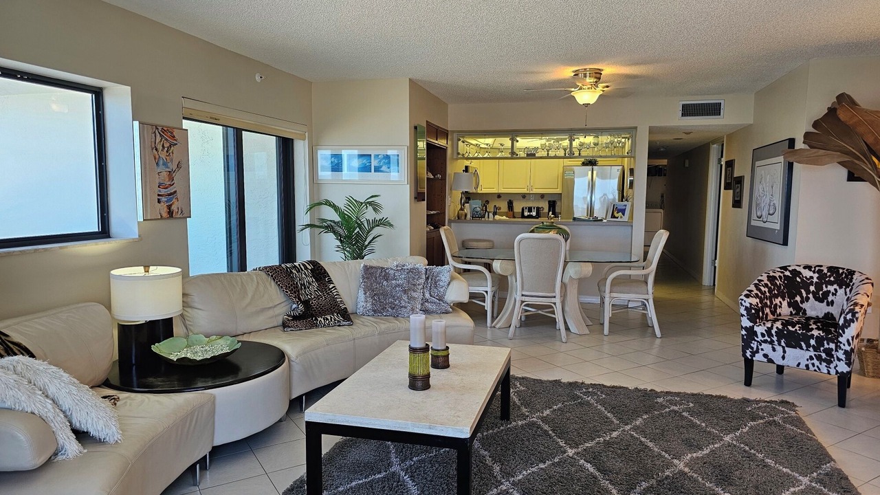 Photo of Livingroom in New Smyrna Beach