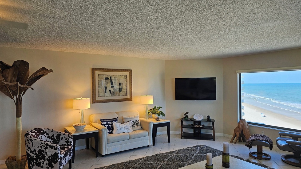 Photo of Livingroom in New Smyrna Beach