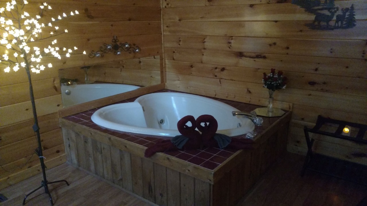 Photo of Bathroom in Gatlinburg - Pigeon Forge