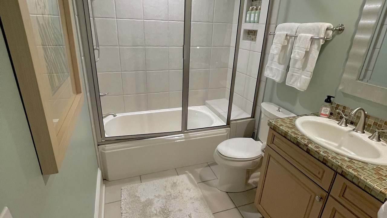 Photo of Bathroom in Shell Island