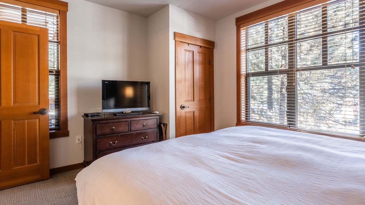 Photo of Bedroom in Mammoth Lakes