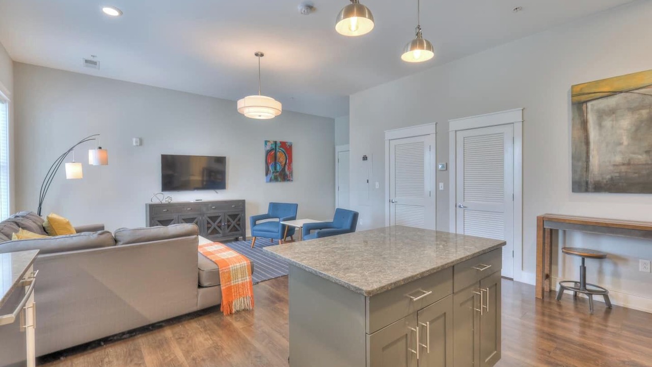Photo of Livingroom in 12 South