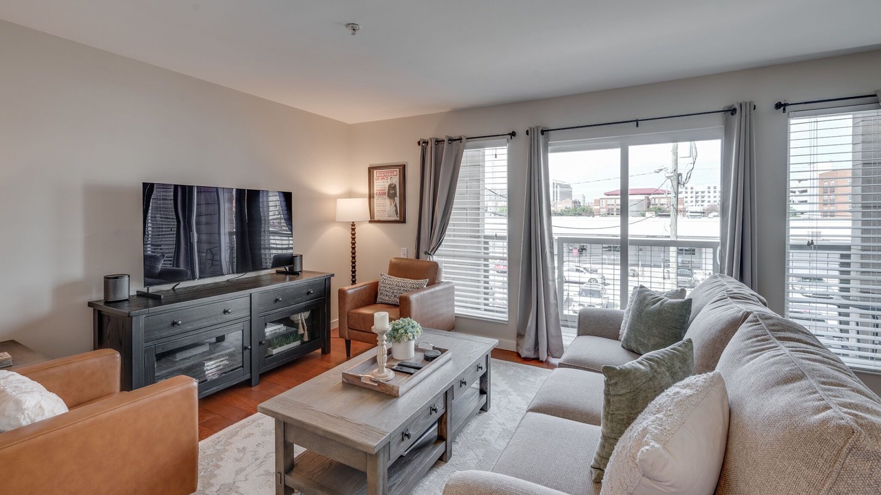 Photo of Livingroom in North Capitol