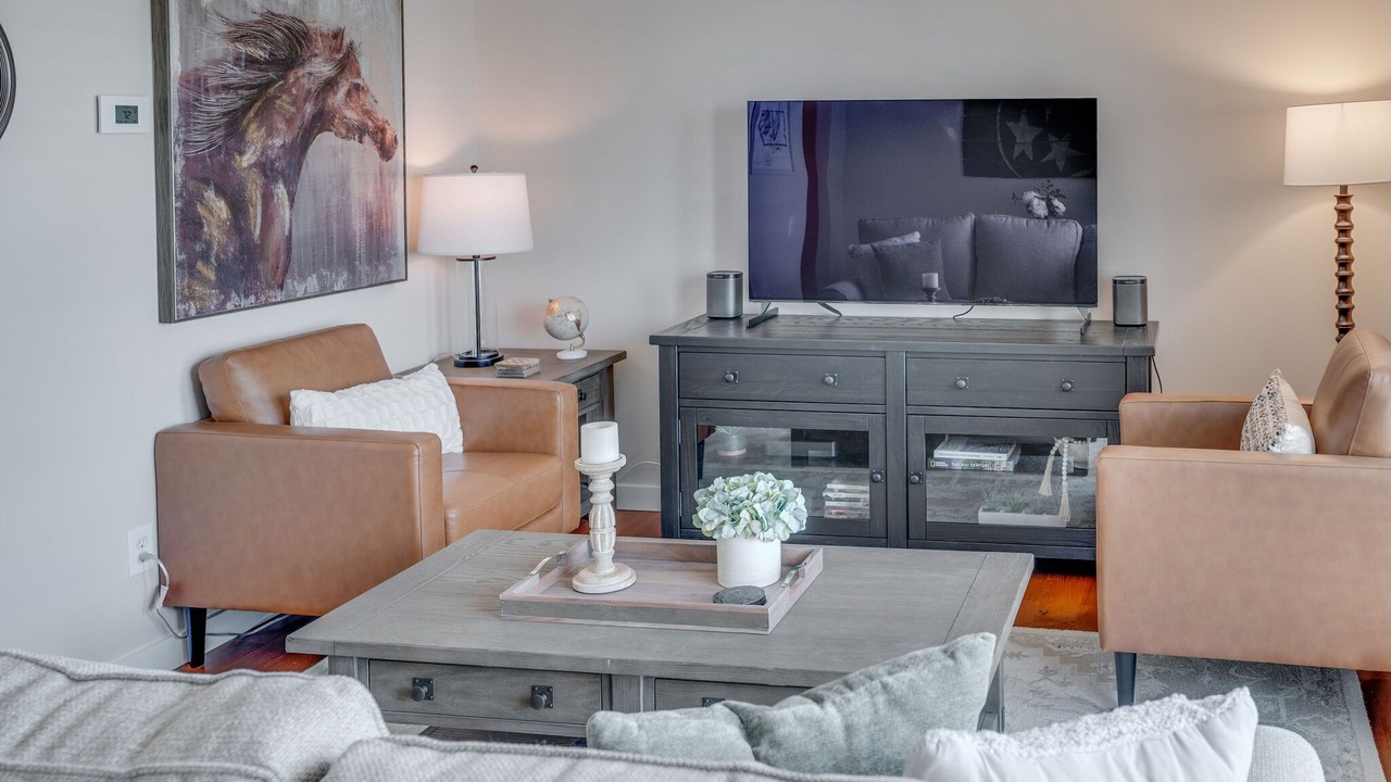 Photo of Livingroom in North Capitol