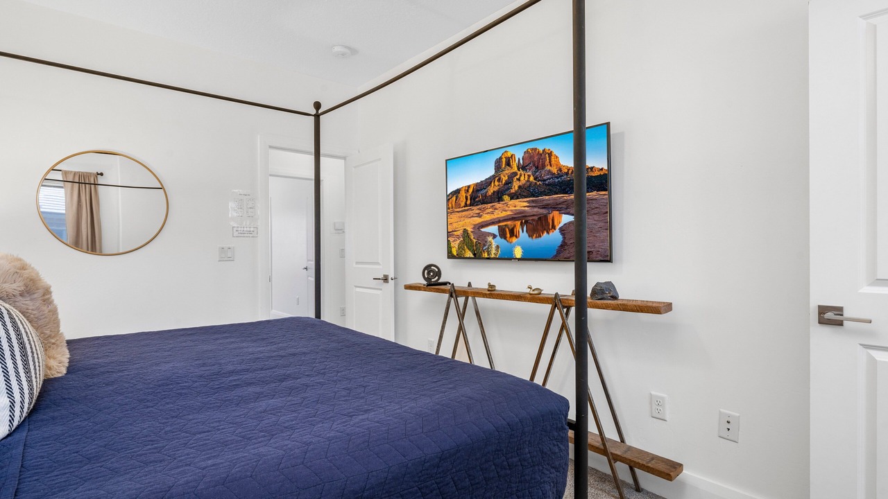 Photo of Bedroom in Hurricane