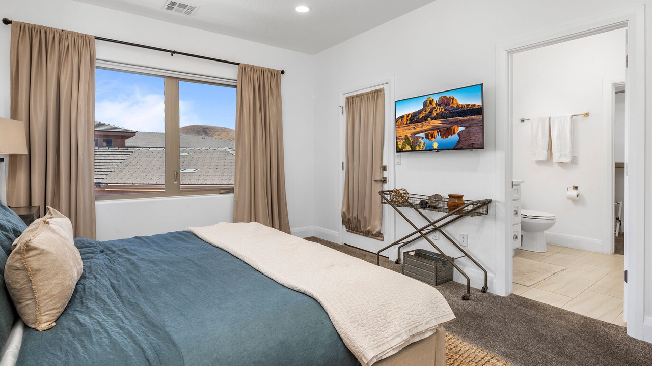 Photo of Bedroom in Hurricane