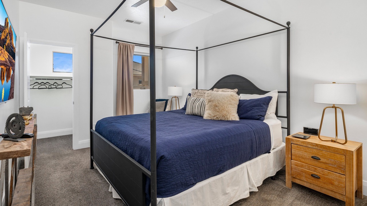 Photo of Bedroom in Hurricane