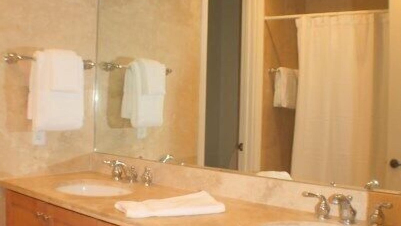 Photo of Bathroom in Baytowne Wharf