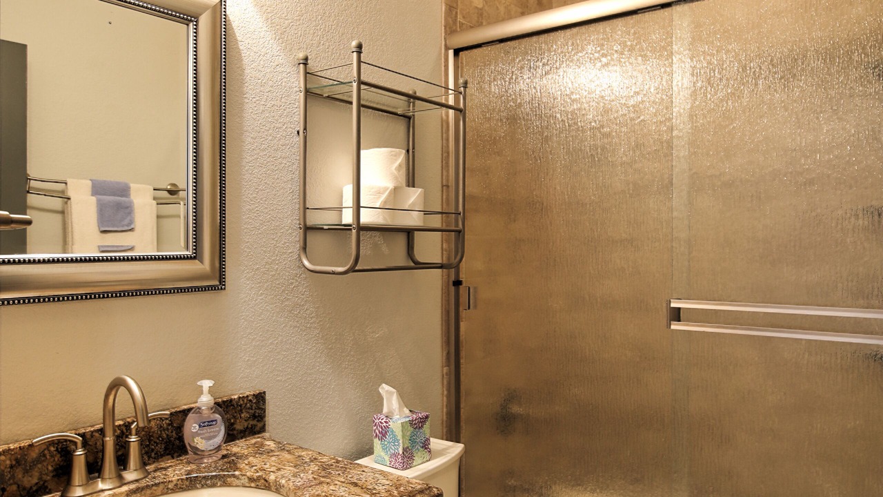 Photo of Bathroom in Roach