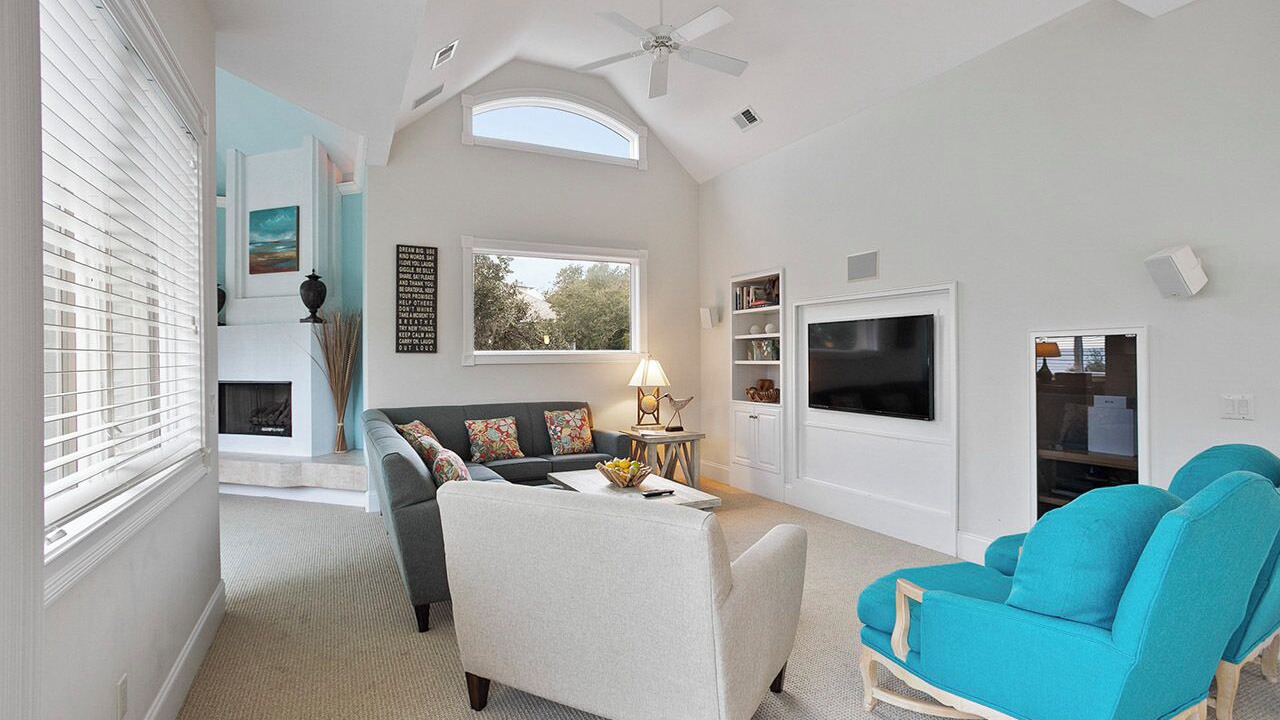 Photo of Livingroom in North Forest Beach