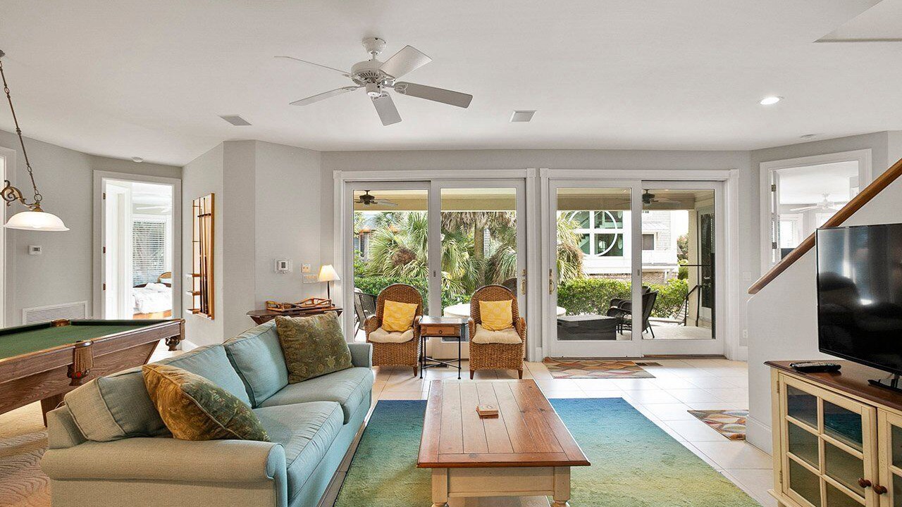 Photo of Livingroom in North Forest Beach