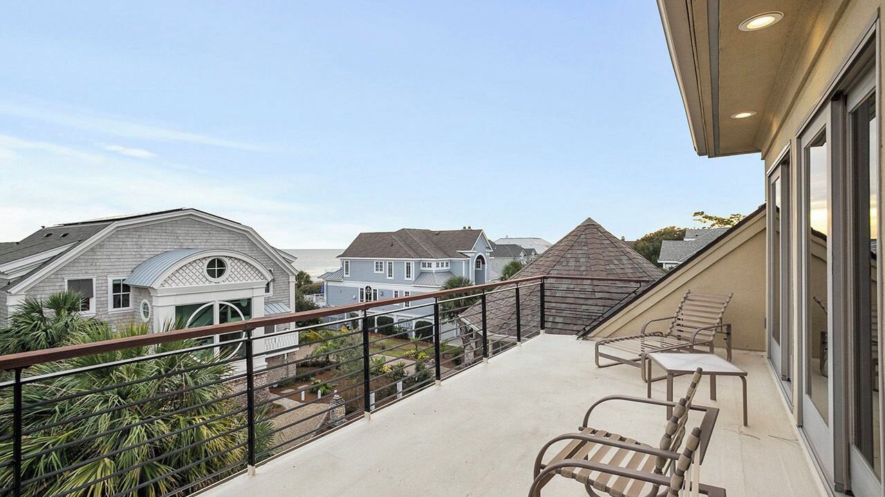 Photo of Patio Balcony in North Forest Beach