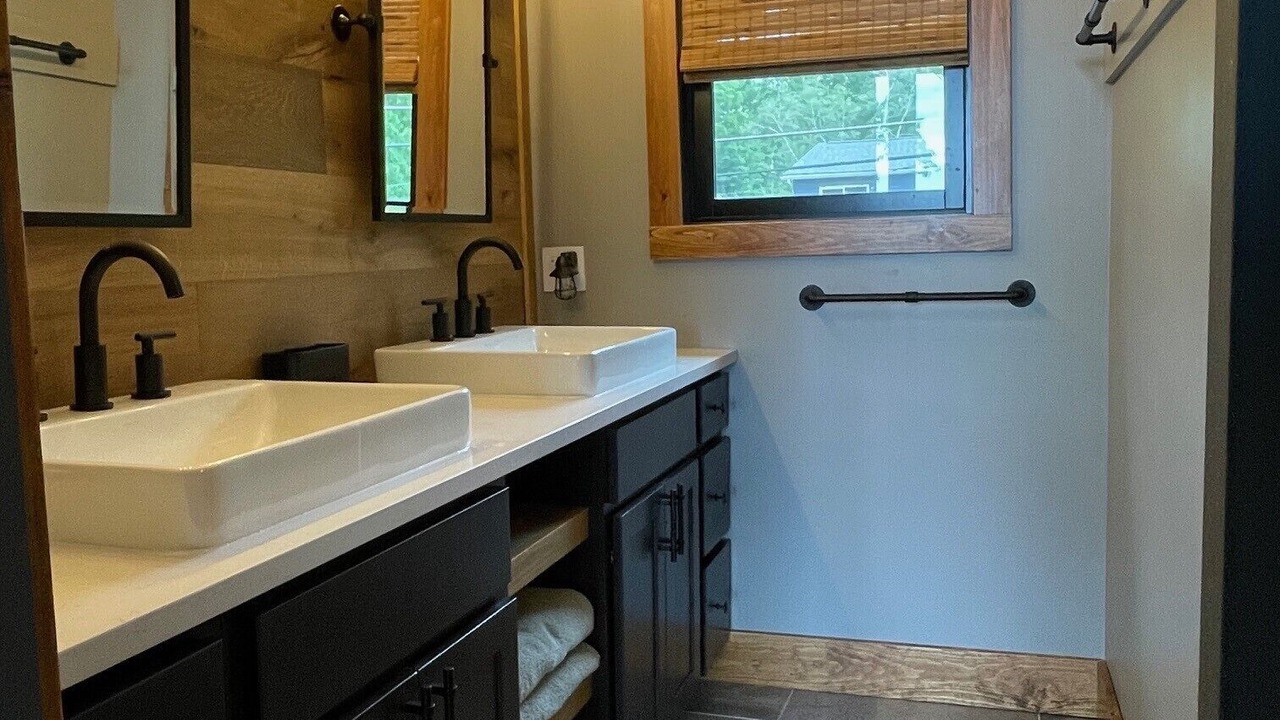 Photo of Bathroom in Penn Lake Park