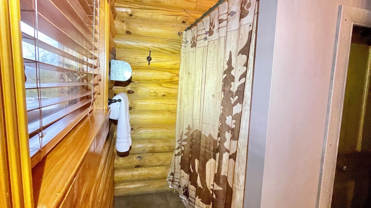 Photo of Bathroom in Graysville