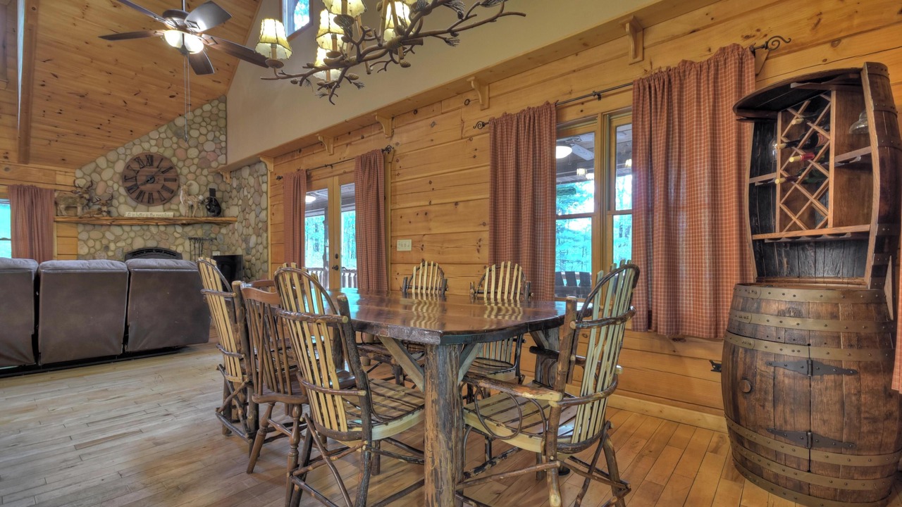 Photo of Livingroom in Blanche Manor Ranch
