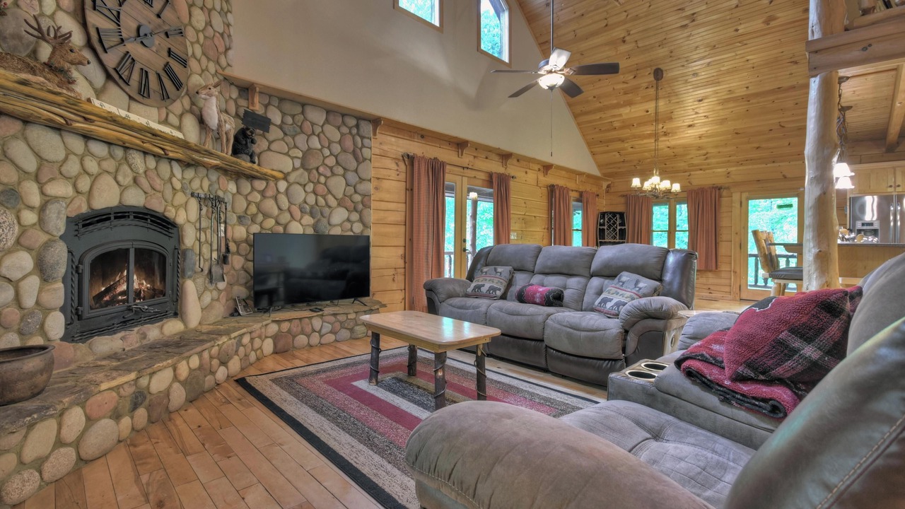 Photo of Livingroom in Blanche Manor Ranch