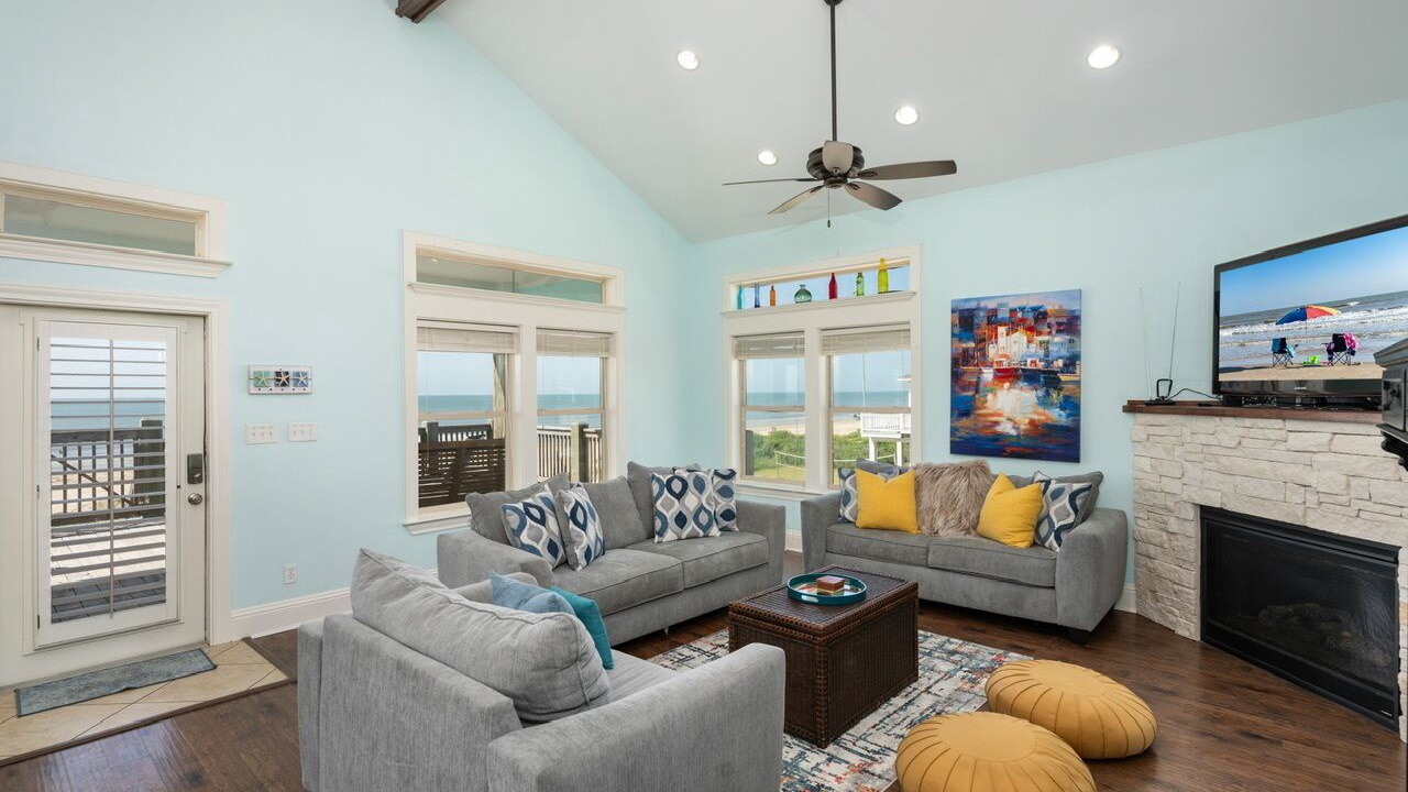 Photo of Livingroom in Crystal Beach