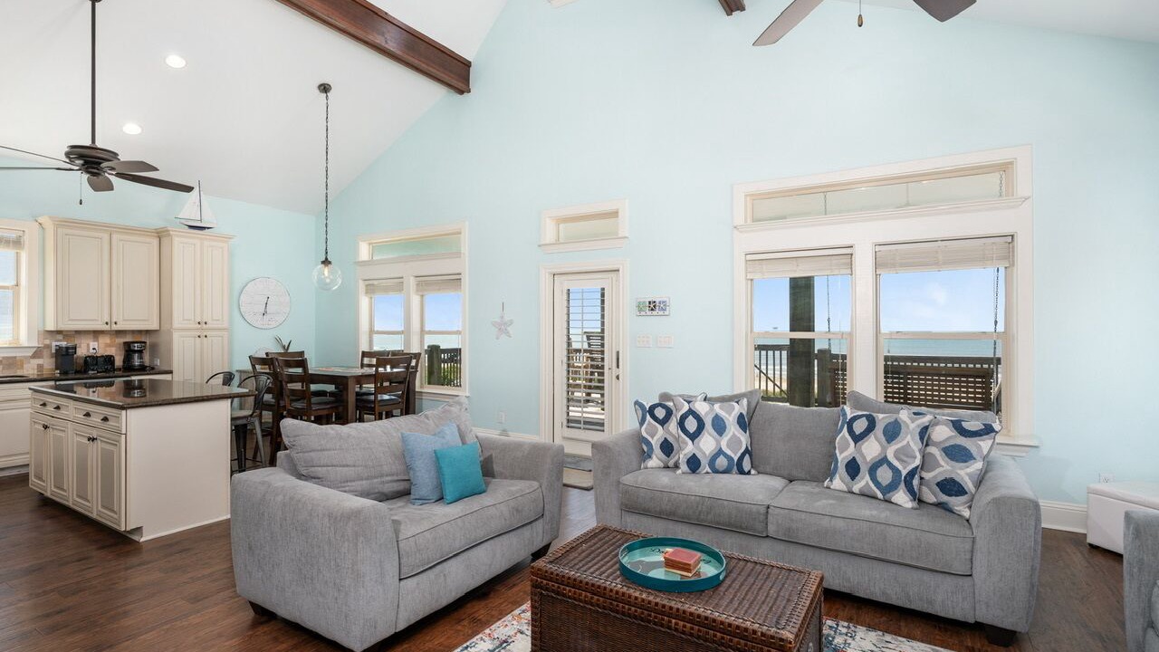 Photo of Livingroom in Crystal Beach