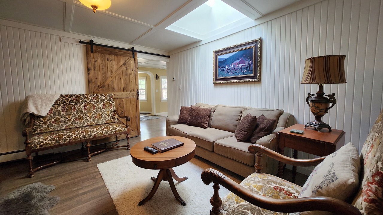 Photo of Livingroom in Evergreen