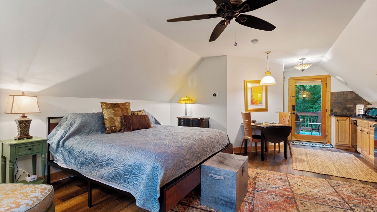 Photo of Bedroom in Dahlonega