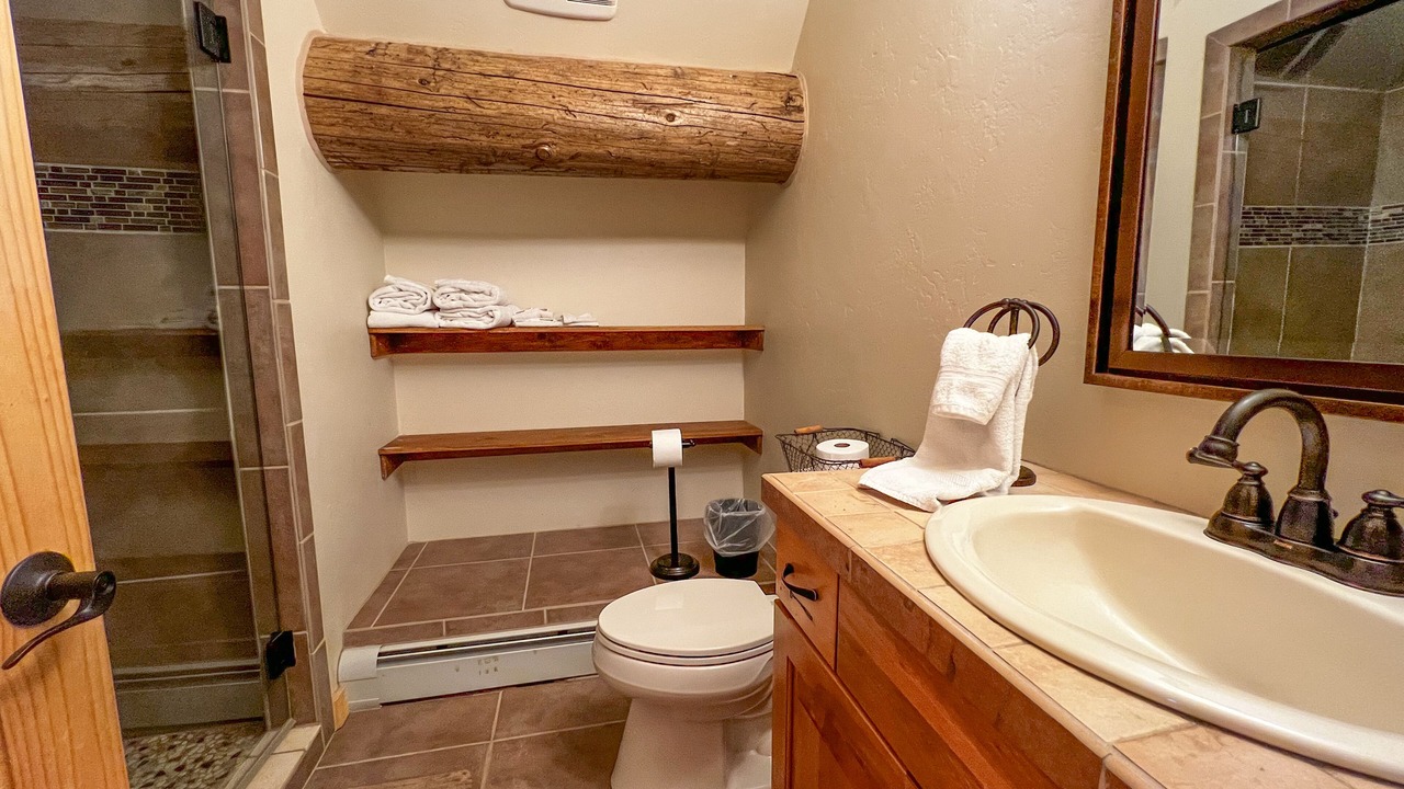 Photo of Bathroom in Mancos