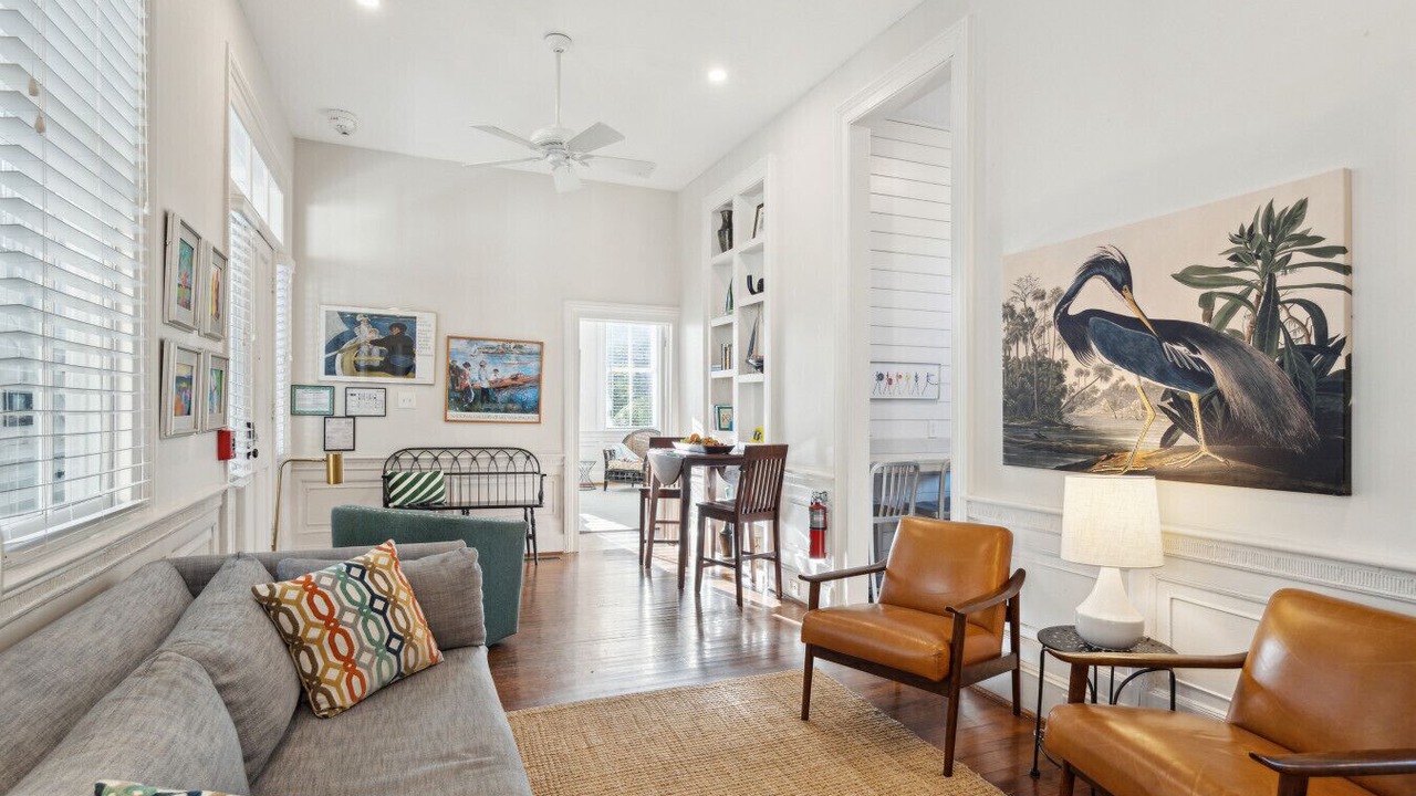 Photo of Livingroom in Downtown Charleston