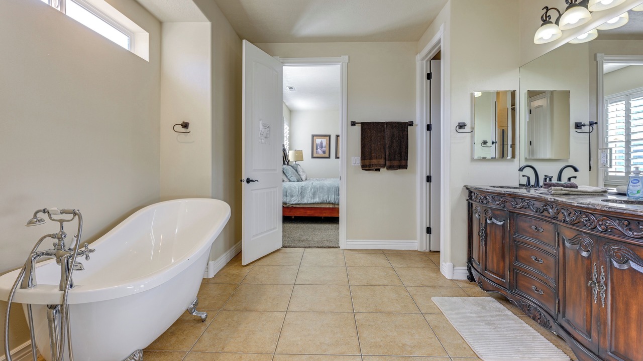Photo of Bathroom in Hurricane