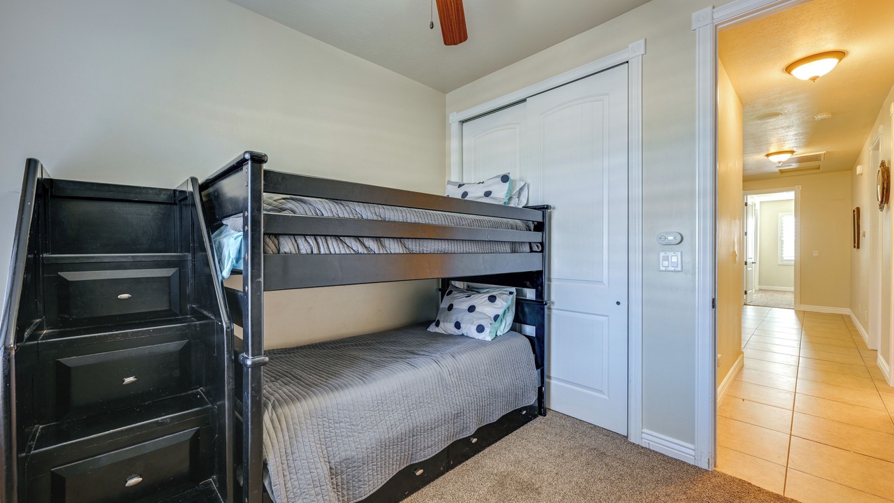 Photo of Bedroom in Hurricane