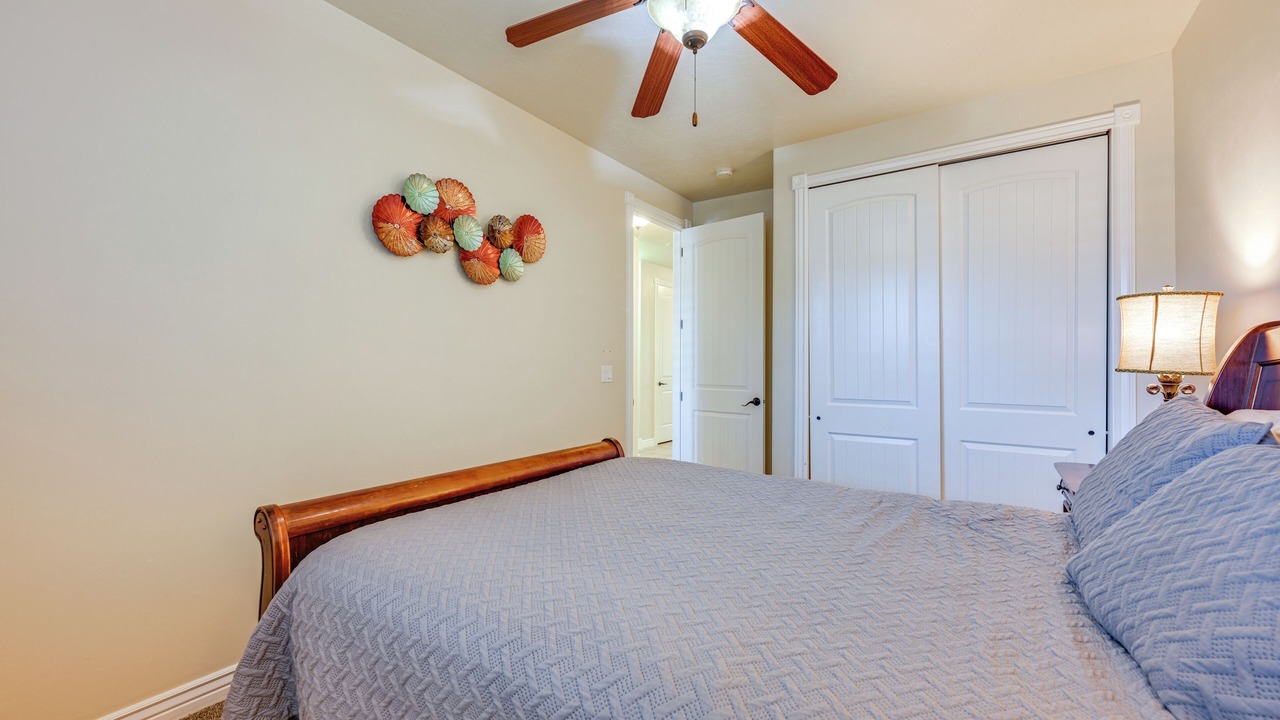 Photo of Bedroom in Hurricane