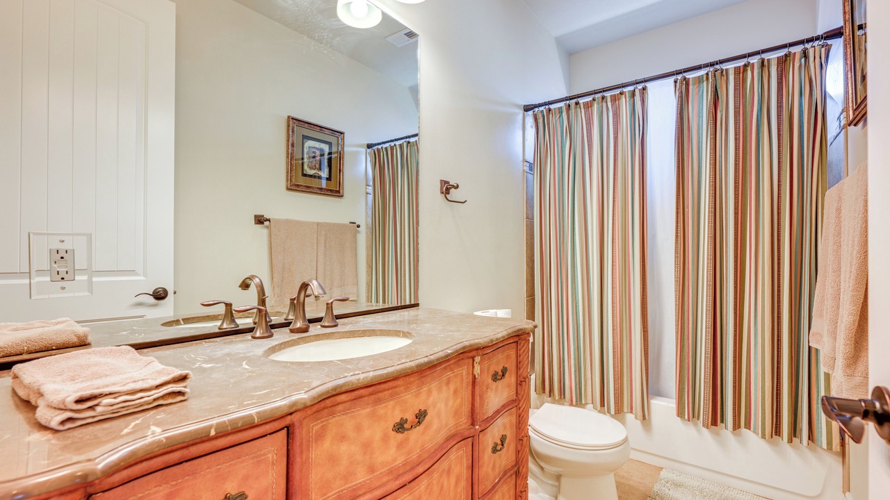 Photo of Bathroom in Hurricane