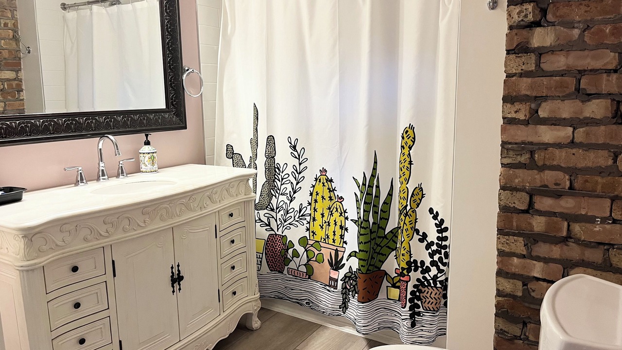 Photo of Bathroom in Union Pier