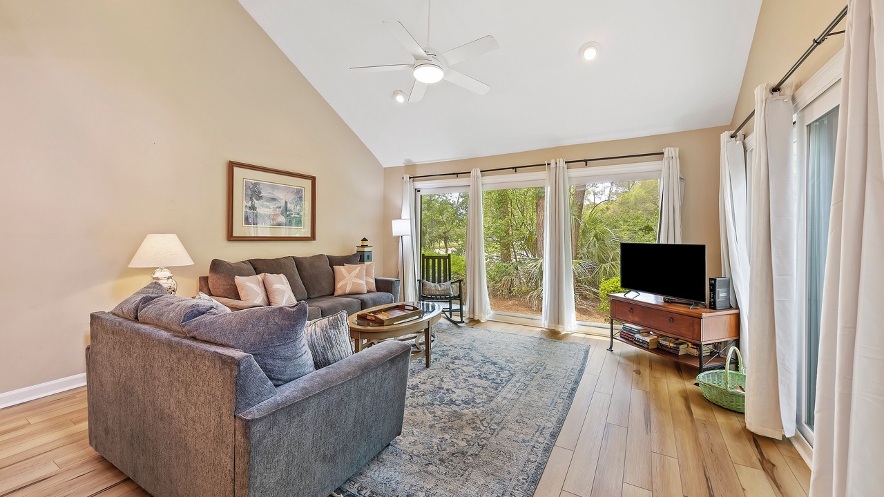 Photo of Livingroom in Sea Pines