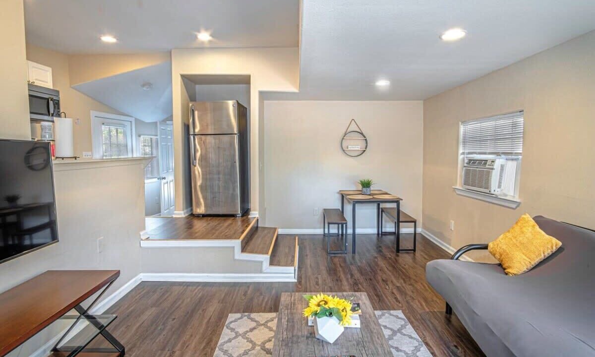 Photo of Livingroom in Arena District