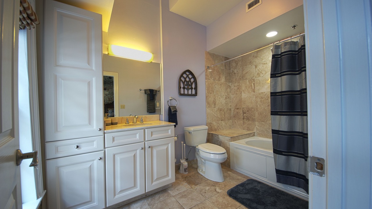 Photo of Bathroom in French Quarter