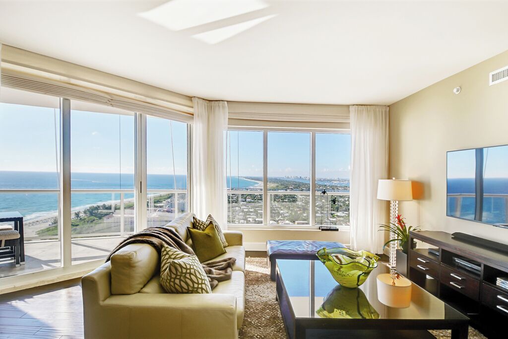 Photo of Livingroom in Singer Island