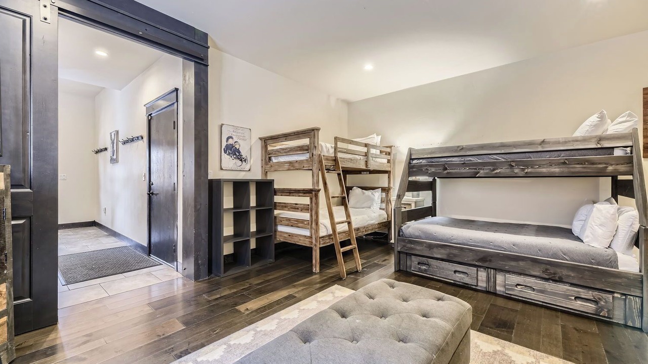 Photo of Bedroom in River Run