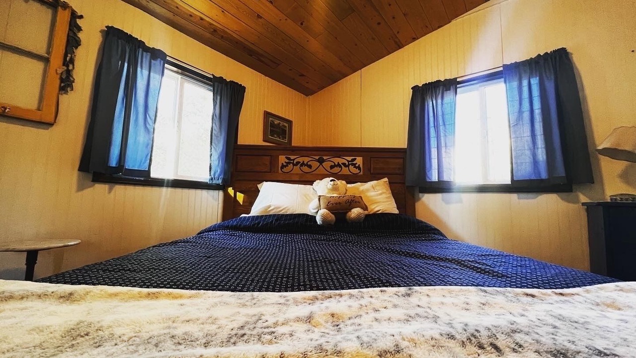 Photo of Bedroom in Drake