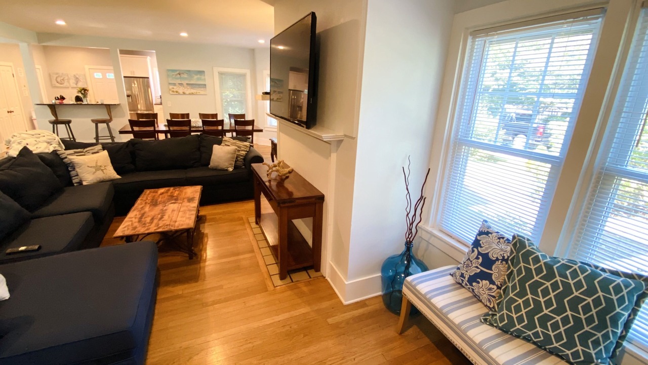 Photo of Livingroom in Wakefield-Peacedale