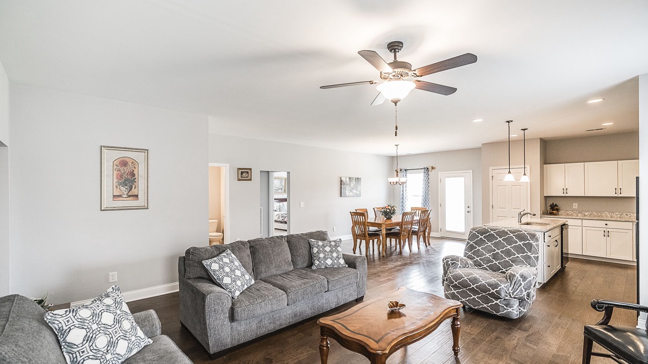 Photo of Livingroom in Gallatin
