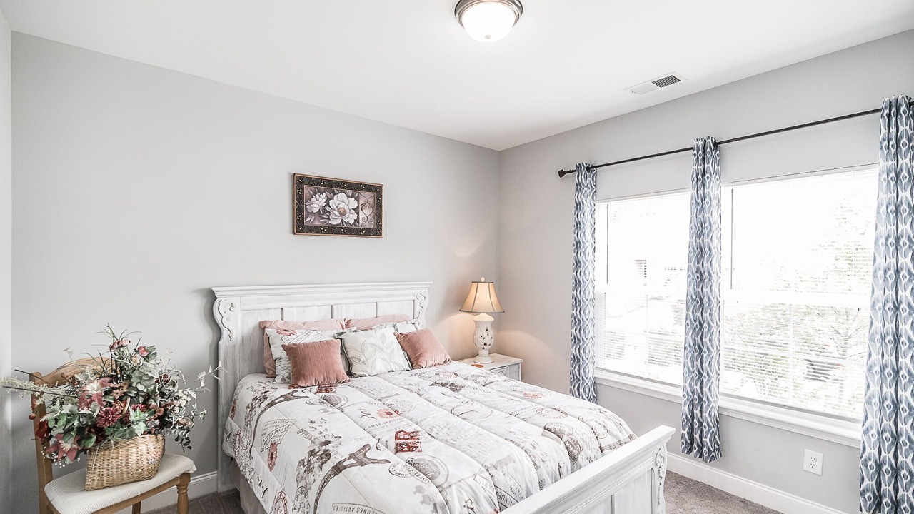 Photo of Bedroom in Gallatin