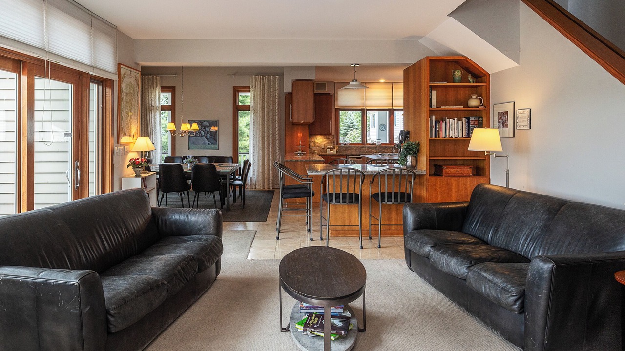 Photo of Livingroom in Grand Beach