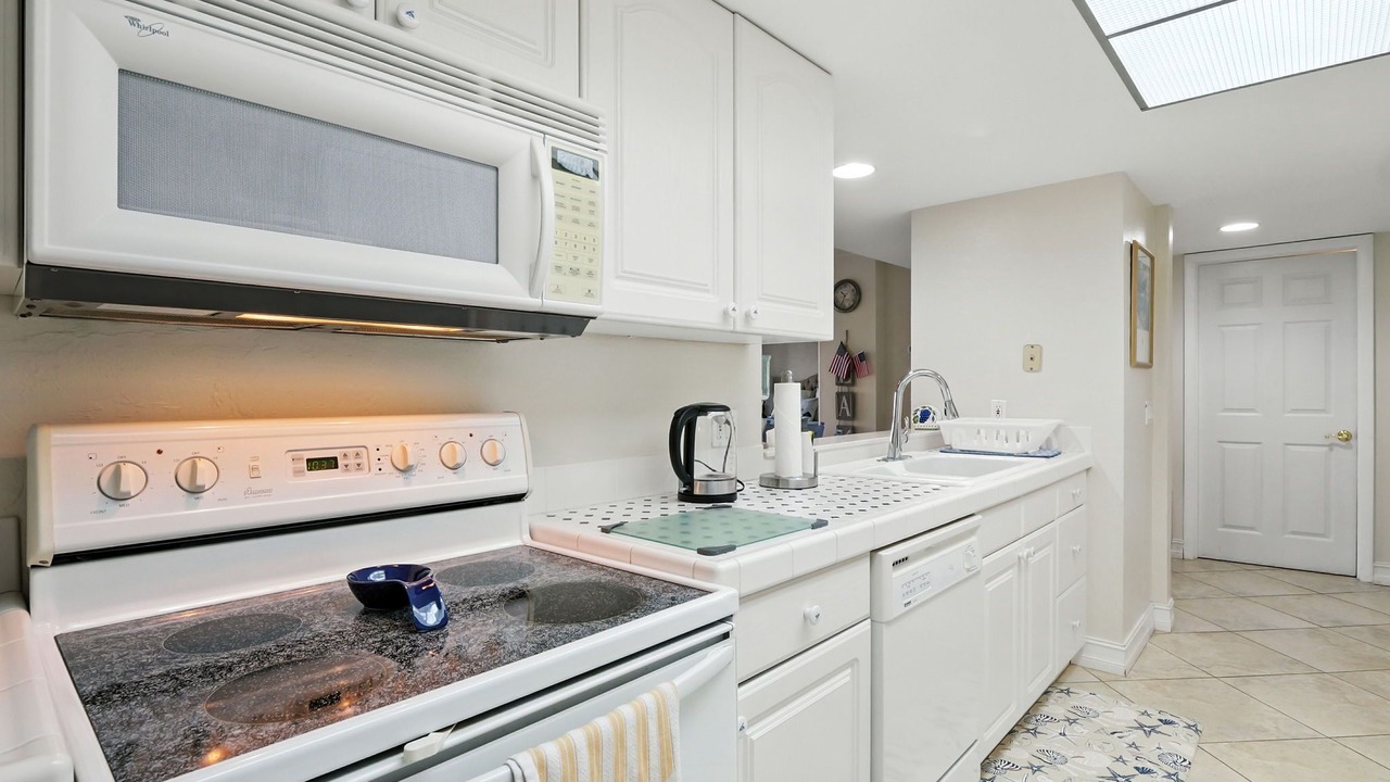 Photo of Kitchen in Vanderbilt Beach