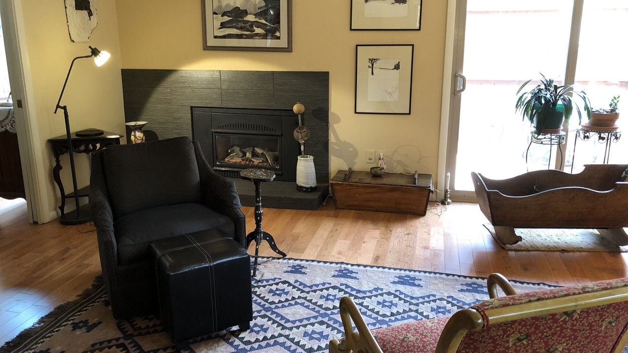 Photo of Livingroom in Glenwood Grove - North Iris