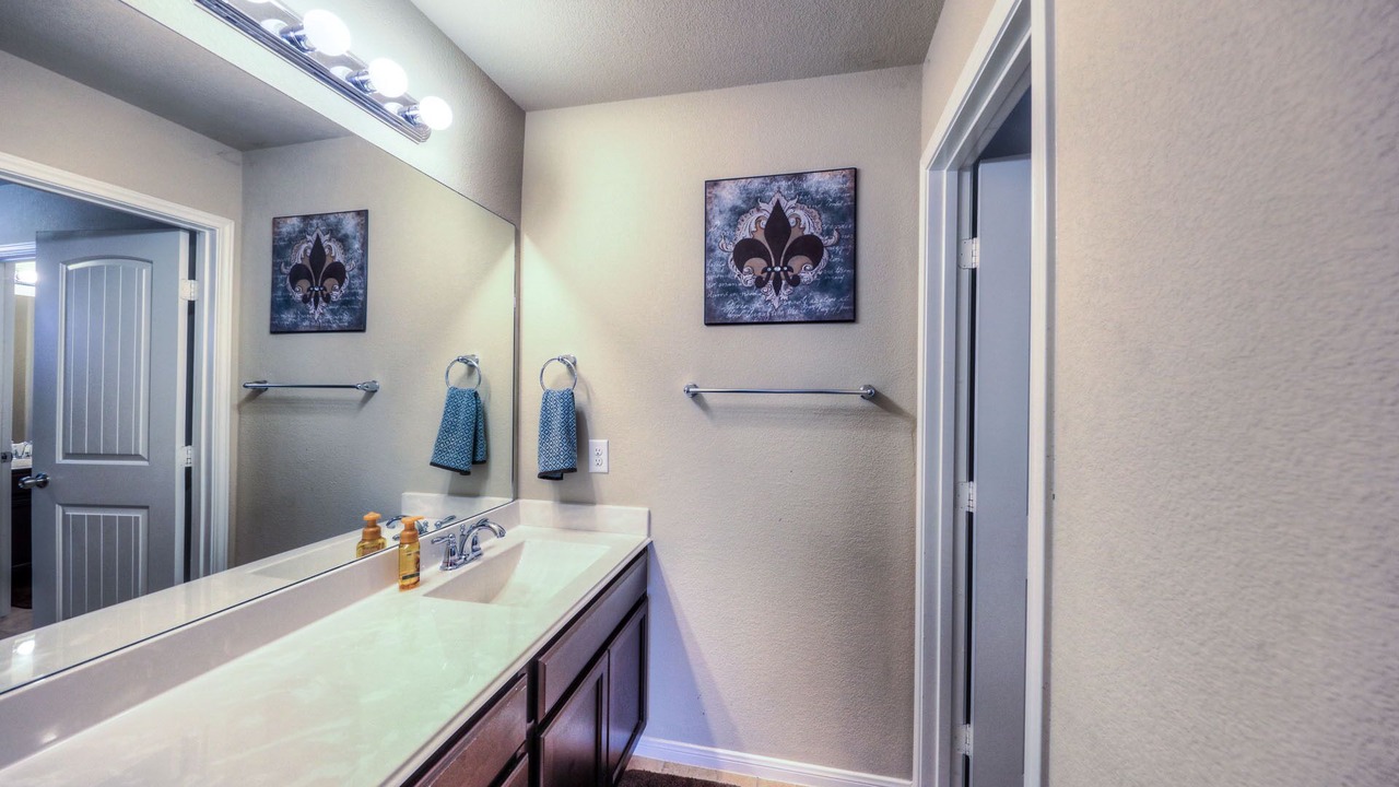 Photo of Bathroom in El Lago