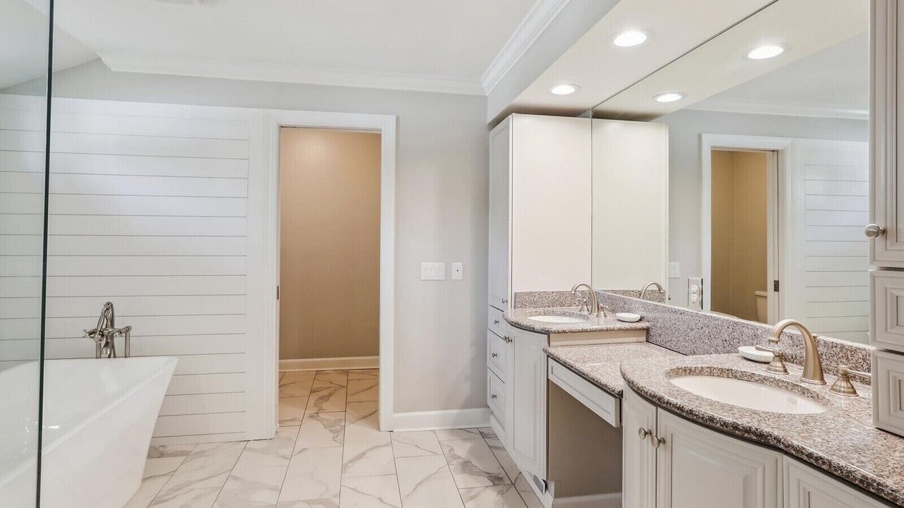 Photo of Bathroom in Oceanside