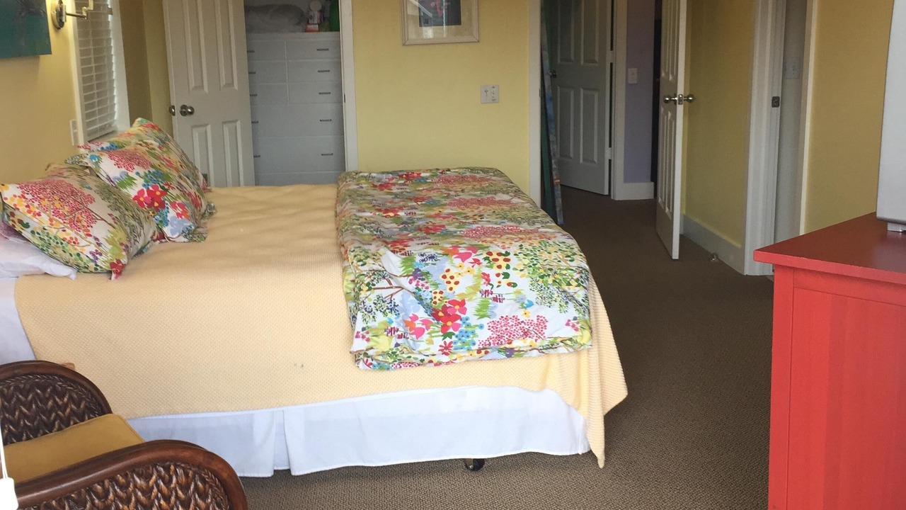 Photo of Bedroom in Pirates Beach