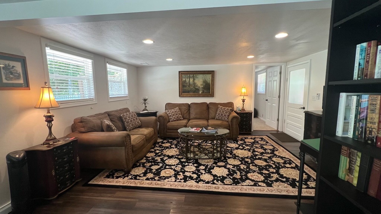 Photo of Livingroom in Mayfield